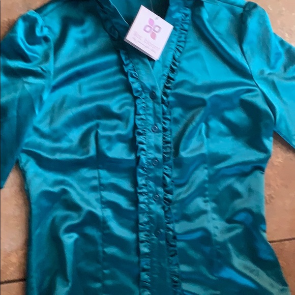 Tops - Picture 2 of 3